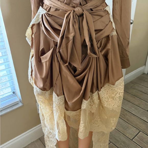 Chic Long Sleeve Dress with Lace Accents - Picture 3 of 5